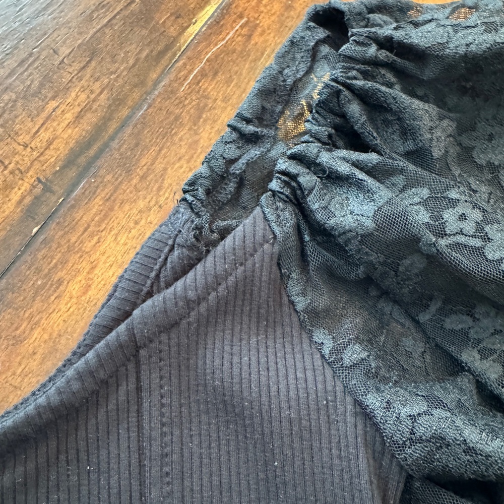 Urban Outfitters Black Long Sleeved Crop Top-Size S NWT - Picture 5 of 8